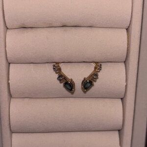 9kt gold ring with sapphires